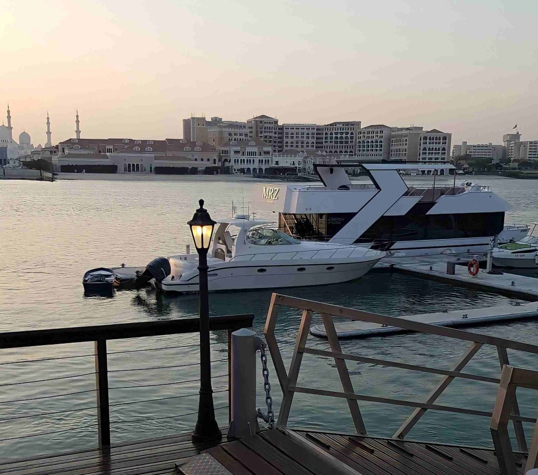 Enjoy Walk-On Convenience with Marina Yacht Rentals